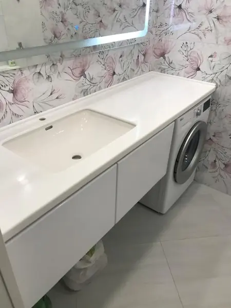 Мебель для ванной «Аскет»: над стиральной машиной, длинная столешница с раковиной над стиральной машиной
